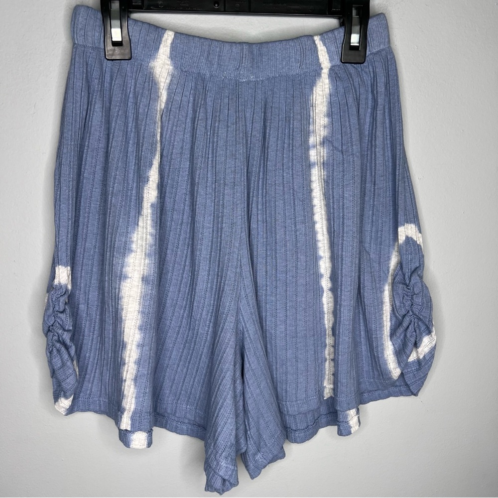 B1 Free People Women's Blue and White Shorts
